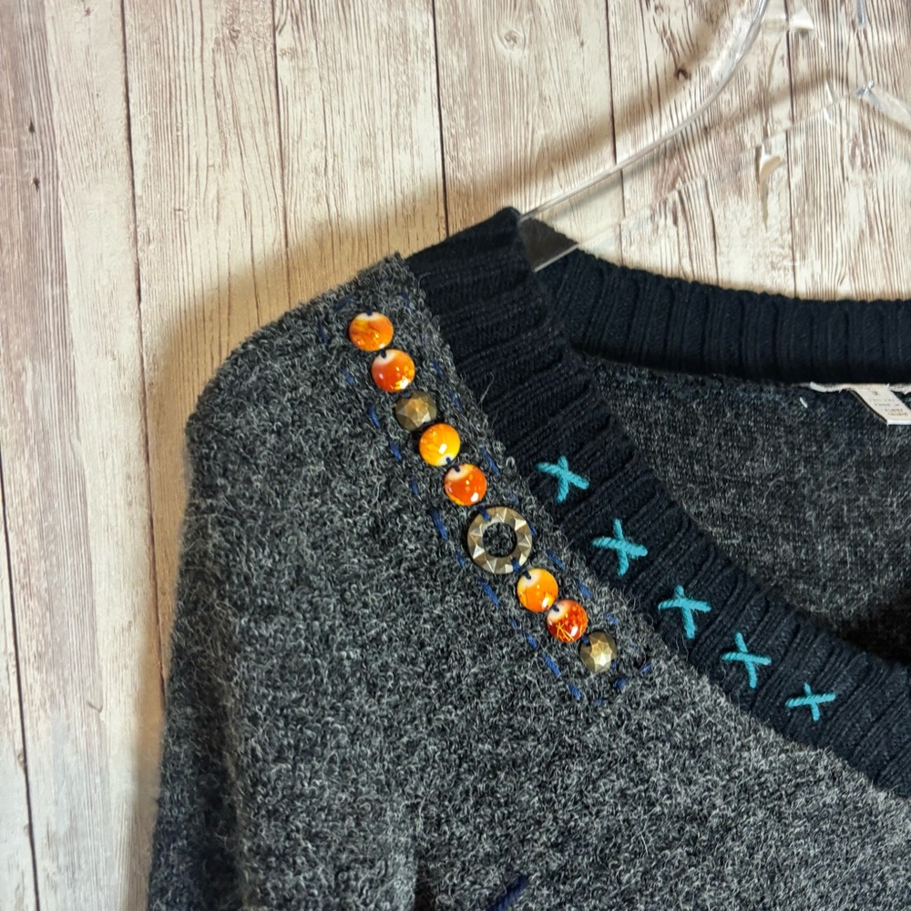 Linea Domani Gray Contrast Beaded V-Neck Tunic Sweater Art-to-Wear - Picture 5 of 8